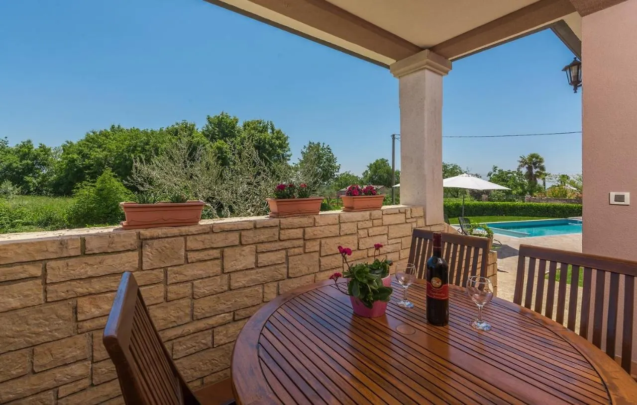 Holiday House Vita Tinjan 0*,  Croatia