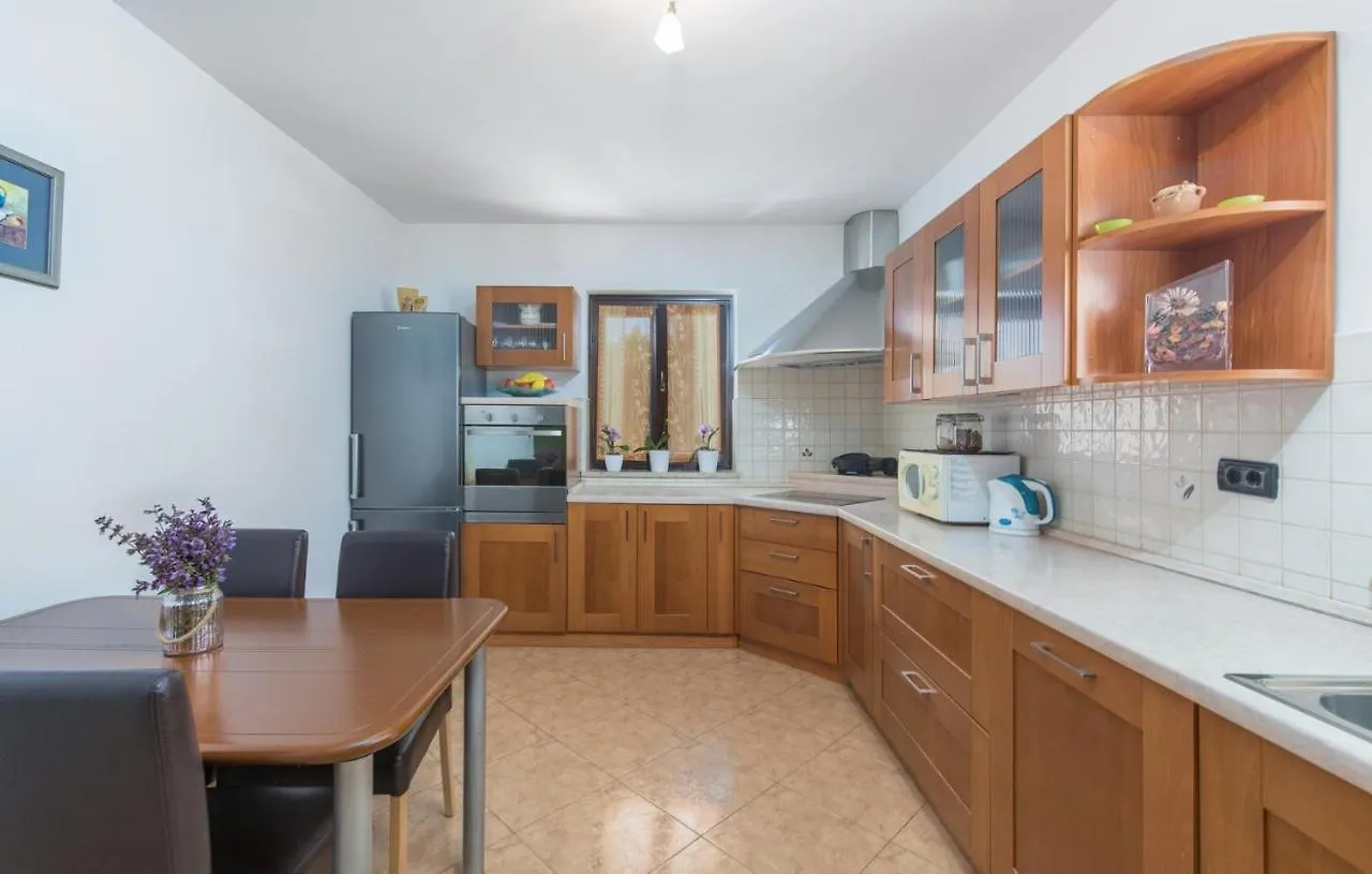 Holiday House Vita Tinjan