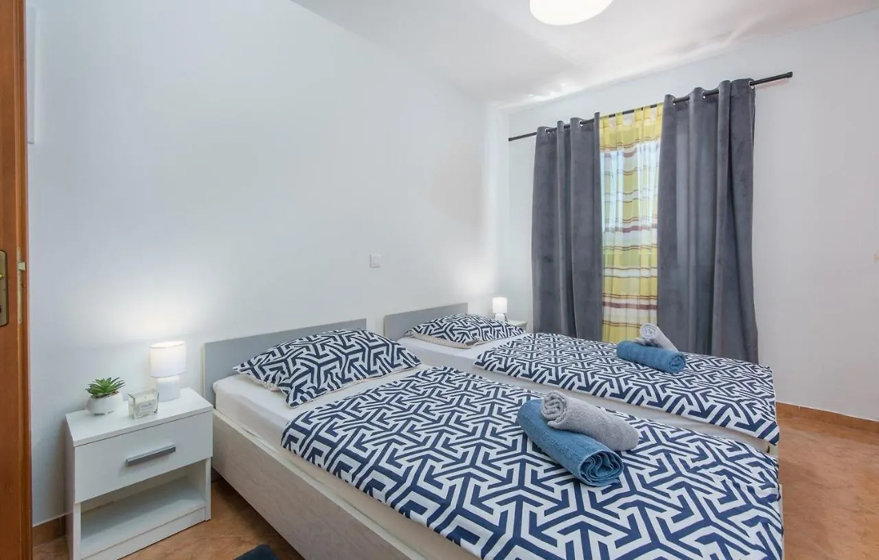 Holiday House Vita Tinjan Holiday home