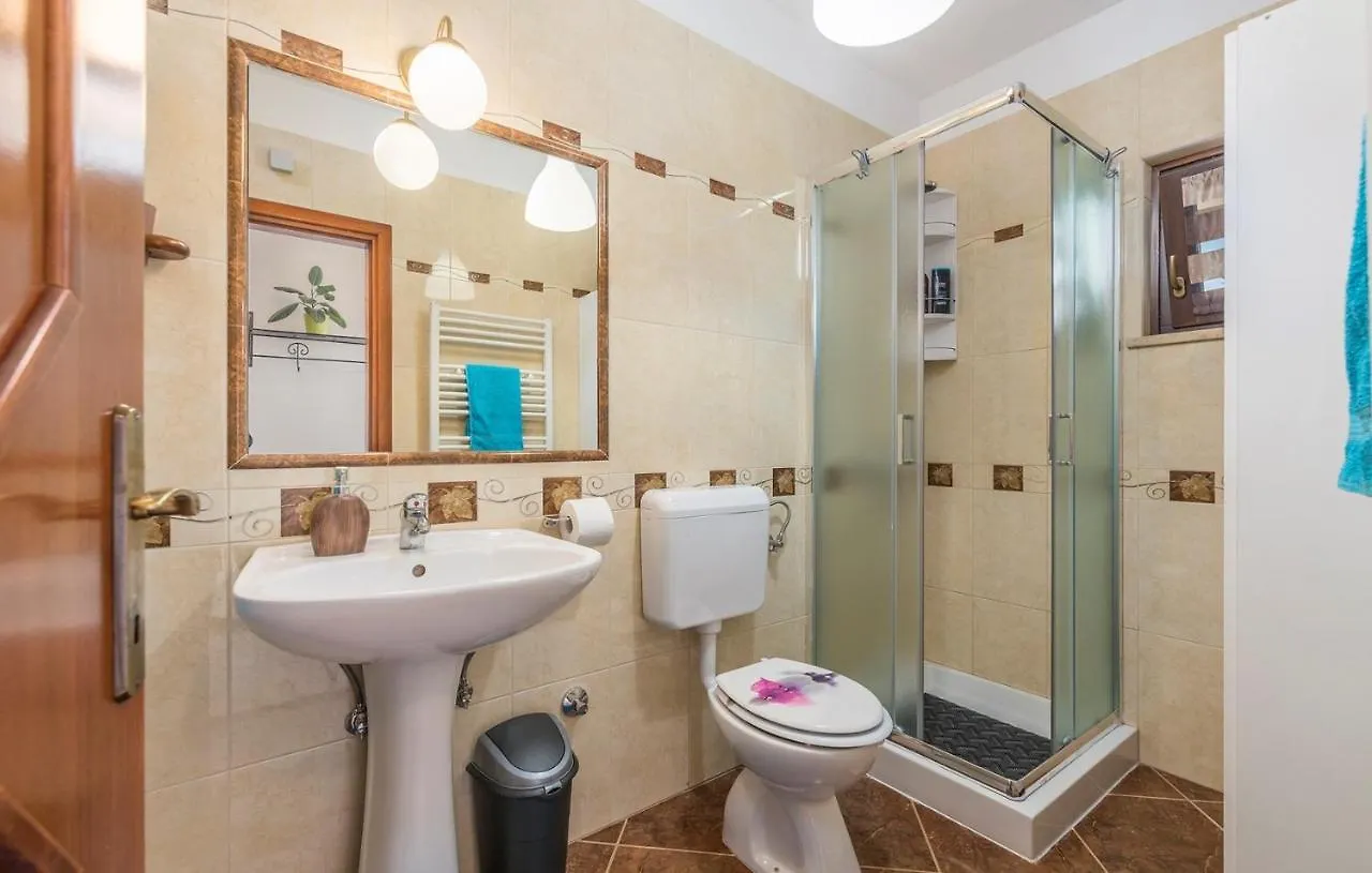 Holiday home Holiday House Vita Tinjan
